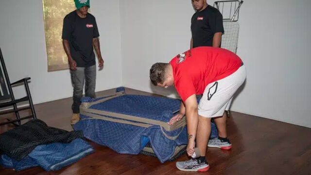 anywhereanytimemovingstorage_white-glove-moving-florida​